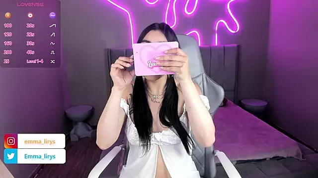 Snapshot of Emma_and_Issac chatting on 09/10/25, 04:23 Emma and Issac online show from 09/10/25, 04:23