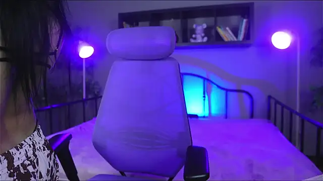 Snapshot of Emma_and_Issac chatting on 09/24/25, 03:54 Emma and Issac online show from 09/24/25, 03:54