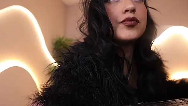 Snapshot of Emma_and_Issac chatting on 10/16/25, 06:36 Emma and Issac online show from 10/16/25, 06:36