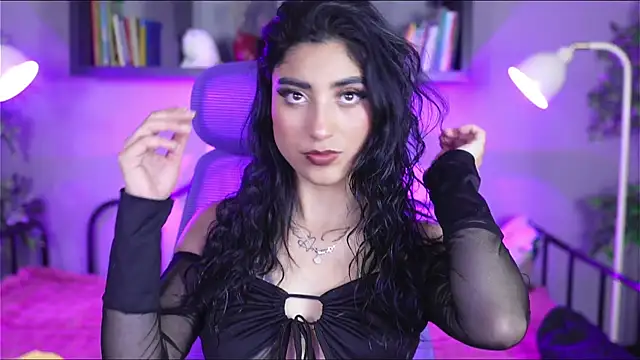 Snapshot of Emma_and_Issac chatting on 10/18/25, 06:26 Emma and Issac online show from 10/18/25, 06:26