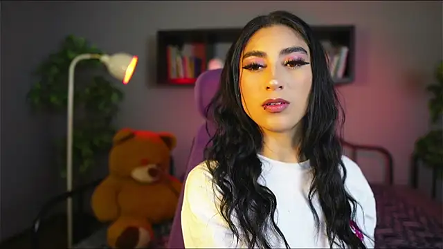 Emma and Issac online show from 12/03/25, 04:09