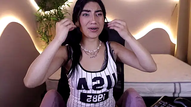 Emma and Issac online show from 01/07/26, 04:37