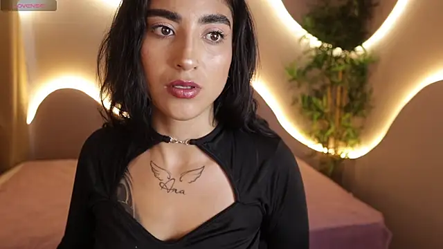 Emma and Issac online show from 03/19/26, 08:35