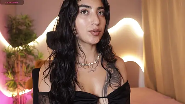 Emma and Issac online show from 04/04/26, 08:28