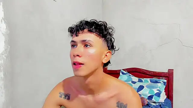 Snapshot of Damien_444 chatting on 09/10/25, 01:00 Damien 444 online show from 09/10/25, 01:00