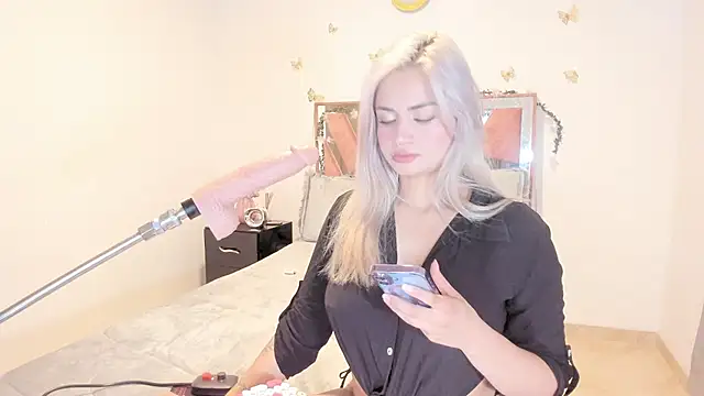 Ella Lenox online show from 10/30/25, 12:34