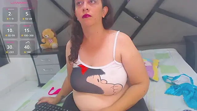 Snapshot of agatha_soul3 chatting on 10/14/25, 01:01 agatha soul3 online show from 10/14/25, 01:01