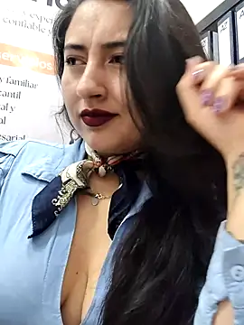 Snapshot of AMATISTA__16 chatting on 04/08/26, 12:27 AMATISTA 16 online show from 04/08/26, 12:27