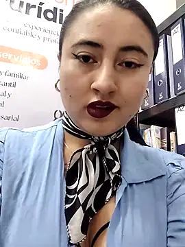 Snapshot of AMATISTA__16 chatting on 04/13/26, 12:21 AMATISTA 16 online show from 04/13/26, 12:21