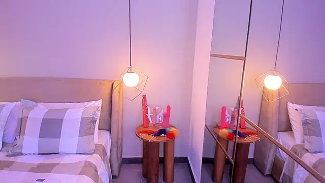 Zammy Sanz online show from 11/30/25, 03:27