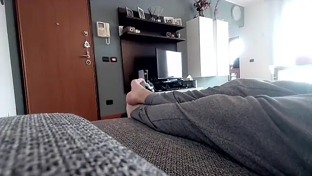 Snapshot of cucciolotto76 chatting on 11/18/25, 09:14 cucciolotto76 online show from 11/18/25, 09:14