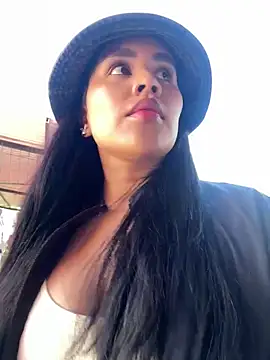 laure torres online show from 02/20/26, 01:55