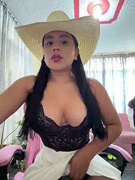 Snapshot of laure_torres chatting on 03/25/26, 07:09 laure torres online show from 03/25/26, 07:09