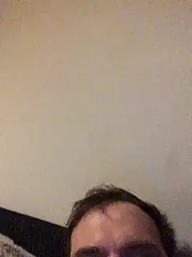 Snapshot of Bamse28 chatting on 12/23/25, 02:20 Bamse28 online show from 12/23/25, 02:20