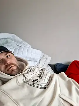 Snapshot of Bamse28 chatting on 02/25/26, 07:51 Bamse28 online show from 02/25/26, 07:51