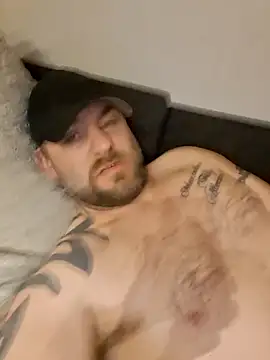 Snapshot of Bamse28 chatting on 04/11/26, 03:00 Bamse28 online show from 04/11/26, 03:00