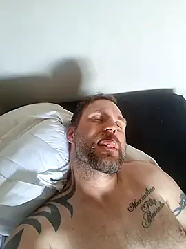 Snapshot of Bamse28 chatting on 04/27/26, 02:59 Bamse28 online show from 04/27/26, 02:59