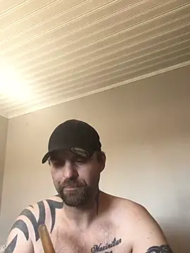 Snapshot of Bamse28 chatting on 05/22/26, 01:39 Bamse28 online show from 05/22/26, 01:39