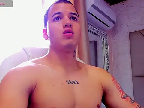 Snapshot of rocoo_santos chatting on 03/31/26, 07:03 rocoo santos online show from 03/31/26, 07:03