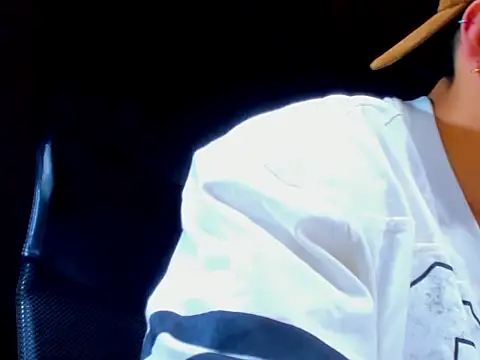 Snapshot of rocoo_santos chatting on 04/11/26, 05:50 rocoo santos online show from 04/11/26, 05:50