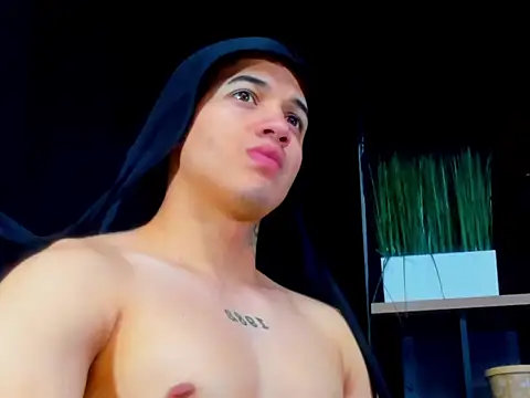 Snapshot of rocoo_santos chatting on 04/21/26, 01:29 rocoo santos online show from 04/21/26, 01:29