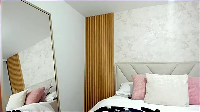 Snapshot of biancabigboobs22 chatting on 11/16/25, 12:16 biancabigboobs22 online show from 11/16/25, 12:16