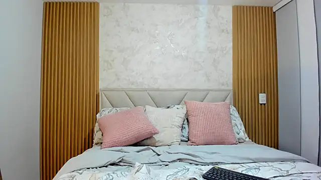 Snapshot of biancabigboobs22 chatting on 04/11/26, 03:11 biancabigboobs22 online show from 04/11/26, 03:11