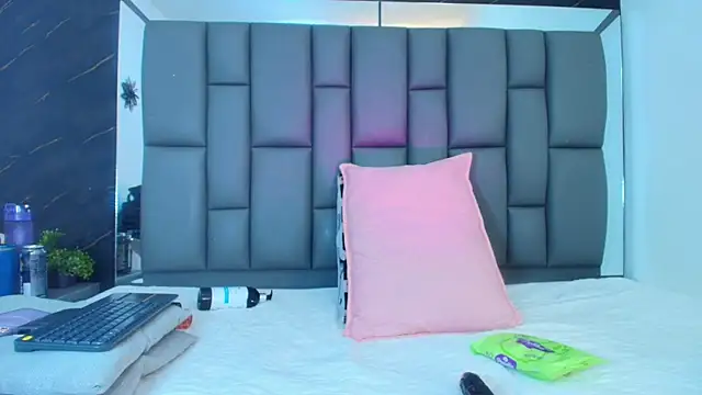 Roxana gomez online show from 01/13/26, 04:07