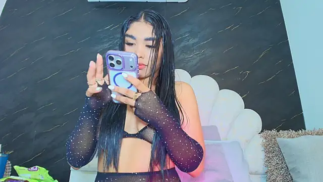Snapshot of Roxana_gomez chatting on 05/11/26, 03:34 Roxana gomez online show from 05/11/26, 03:34