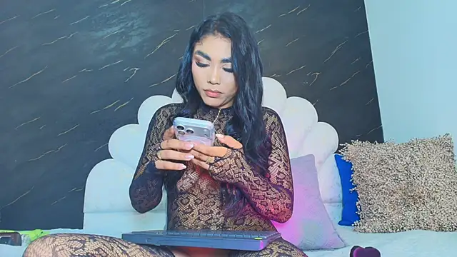 Snapshot of Roxana_gomez chatting on 05/25/26, 04:40 Roxana gomez online show from 05/25/26, 04:40