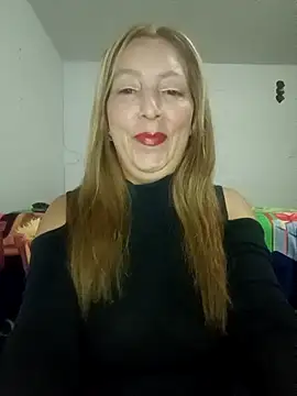 Snapshot of Estefania_Arce chatting on 11/20/25, 02:56 Estefania Arce online show from 11/20/25, 02:56