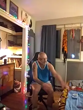 Snapshot of FoxnMouse chatting on 04/25/26, 04:48 FoxnMouse online show from 04/25/26, 04:48