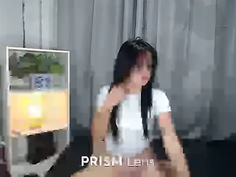 Snapshot of Urasian_ladybug chatting on 10/02/25, 04:52 Urasian ladybug online show from 10/02/25, 04:52