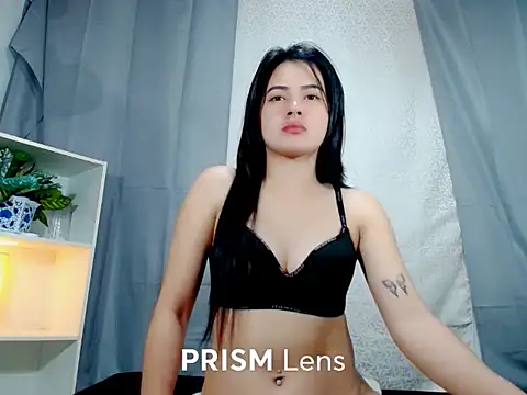 Snapshot of Urasian_ladybug chatting on 11/23/25, 05:02 Urasian ladybug online show from 11/23/25, 05:02