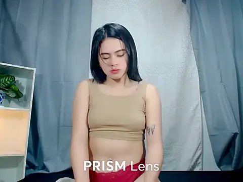 Snapshot of Urasian_ladybug chatting on 11/25/25, 04:56 Urasian ladybug online show from 11/25/25, 04:56