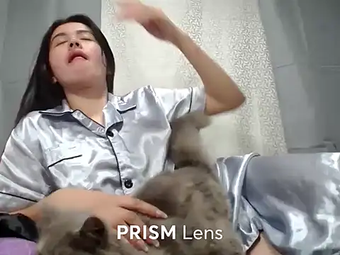 Snapshot of Urasian_ladybug chatting on 01/11/26, 04:39 Urasian ladybug online show from 01/11/26, 04:39