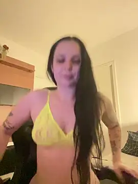 Snapshot of yumi-hot chatting on 02/27/26, 12:21 yumi-hot online show from 02/27/26, 12:21