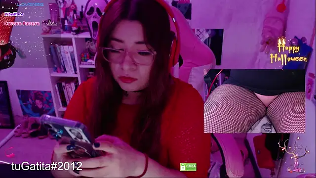 Snapshot of Pink_girl0n chatting on 10/19/25, 08:53 Pink girl0n online show from 10/19/25, 08:53