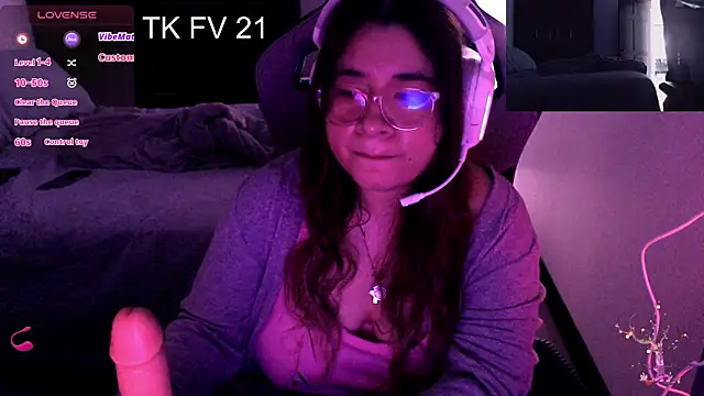 Snapshot of Pink_girl0n chatting on 12/16/25, 06:02 Pink girl0n online show from 12/16/25, 06:02