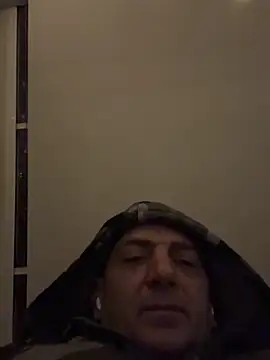 Snapshot of BULLBSX chatting on 03/17/26, 10:35 BULLBSX online show from 03/17/26, 10:35