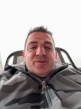 Snapshot of BULLBSX chatting on 04/02/26, 01:53 BULLBSX online show from 04/02/26, 01:53