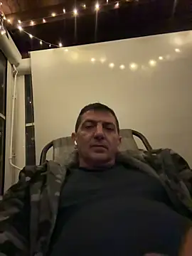 Snapshot of BULLBSX chatting on 04/08/26, 11:05 BULLBSX online show from 04/08/26, 11:05