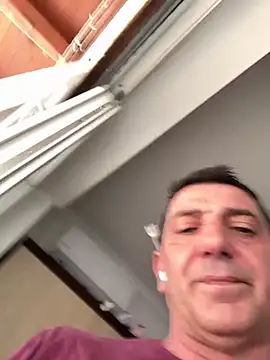 Snapshot of BULLBSX chatting on 04/13/26, 02:11 BULLBSX online show from 04/13/26, 02:11