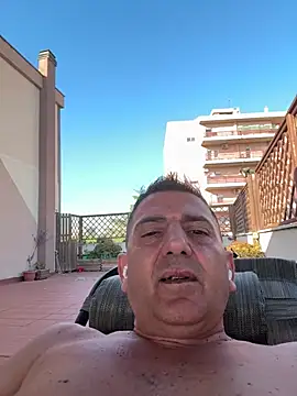 Snapshot of BULLBSX chatting on 04/18/26, 03:49 BULLBSX online show from 04/18/26, 03:49