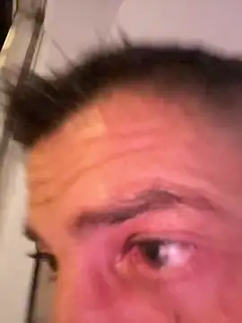 Snapshot of BULLBSX chatting on 04/18/26, 09:15 BULLBSX online show from 04/18/26, 09:15