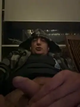 Snapshot of BULLBSX chatting on 04/20/26, 09:27 BULLBSX online show from 04/20/26, 09:27