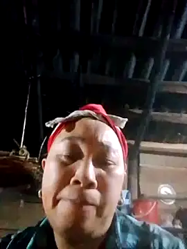 Snapshot of Mamapm20 chatting on 12/05/25, 12:03 Mamapm20 online show from 12/05/25, 12:03