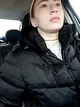 Reina Cummings online show from 11/17/25, 05:57