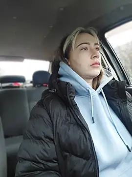 Reina Cummings online show from 03/28/26, 06:02