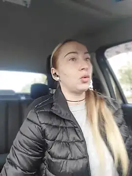 Reina Cummings online show from 04/17/26, 05:10